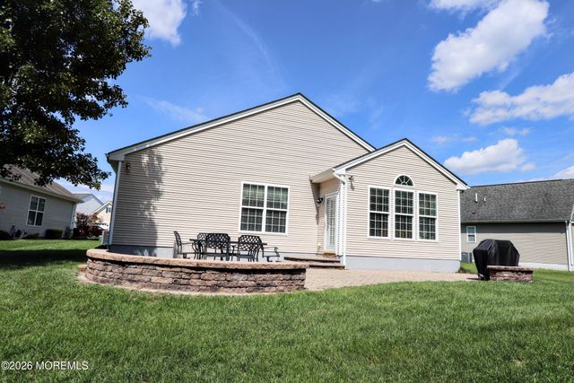 80 Cromwell Lane, Jackson, NJ 08527