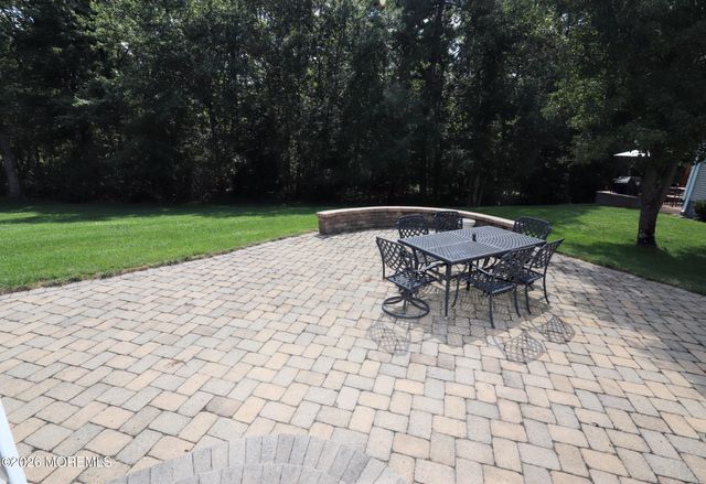 80 Cromwell Lane, Jackson, NJ 08527