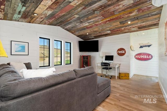 10200 W Scenic View, Star, ID 83669