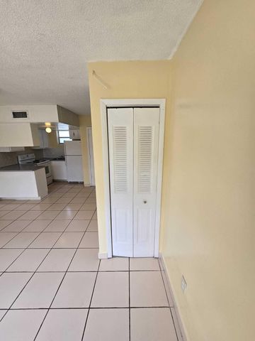 13695 NE 3rd Court C05, North Miami, FL 33161