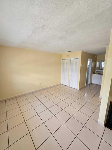 13695 NE 3rd Court C05, North Miami, FL 33161