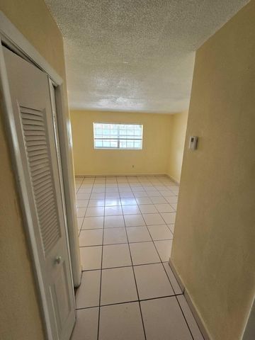 13695 NE 3rd Court C05, North Miami, FL 33161
