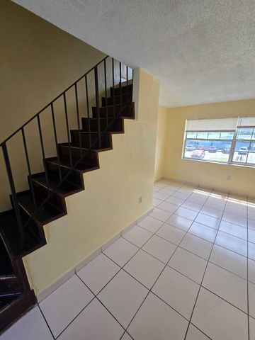 13695 NE 3rd Court C05, North Miami, FL 33161