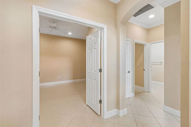 2304 OAKLEY GREEN DRIVE 61, Sun City Center, FL 33573