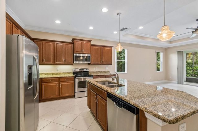 2304 OAKLEY GREEN DRIVE 61, Sun City Center, FL 33573