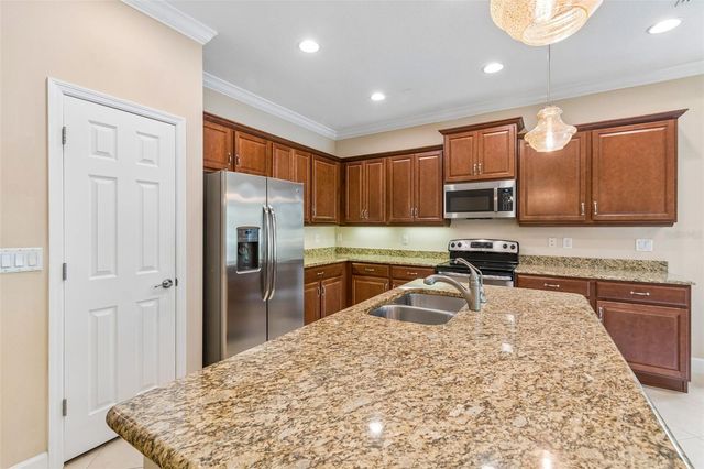 2304 OAKLEY GREEN DRIVE 61, Sun City Center, FL 33573