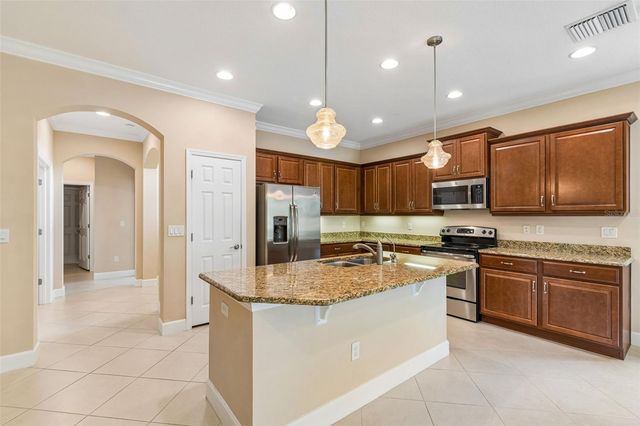 2304 OAKLEY GREEN DRIVE 61, Sun City Center, FL 33573