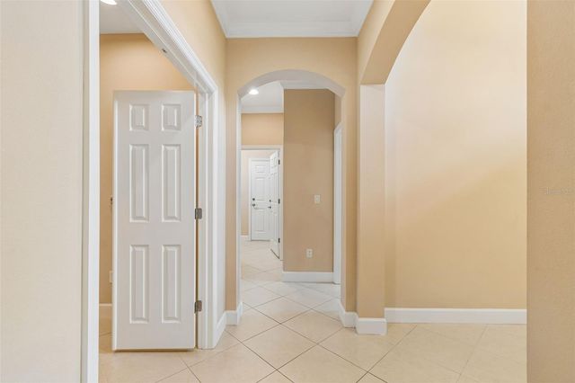 2304 OAKLEY GREEN DRIVE 61, Sun City Center, FL 33573