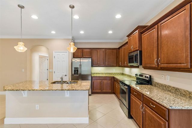2304 OAKLEY GREEN DRIVE 61, Sun City Center, FL 33573