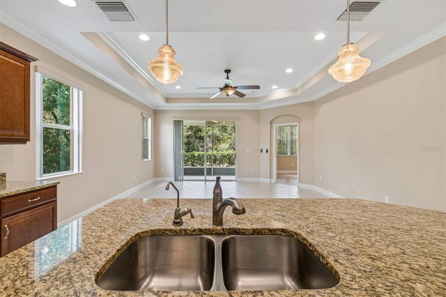 2304 OAKLEY GREEN DRIVE 61, Sun City Center, FL 33573