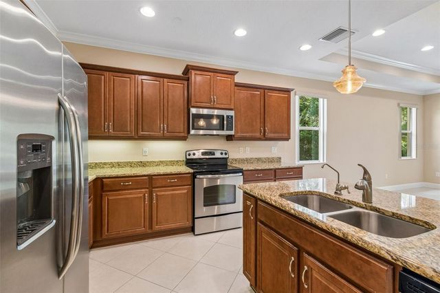 2304 OAKLEY GREEN DRIVE 61, Sun City Center, FL 33573