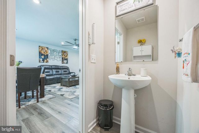 32 MUDSTONE RD, Dover, DE 19904