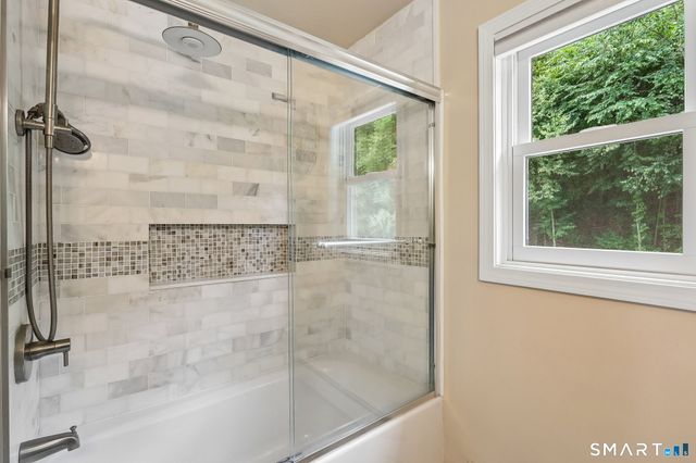 6 McNulty Drive, New Milford, CT 06776