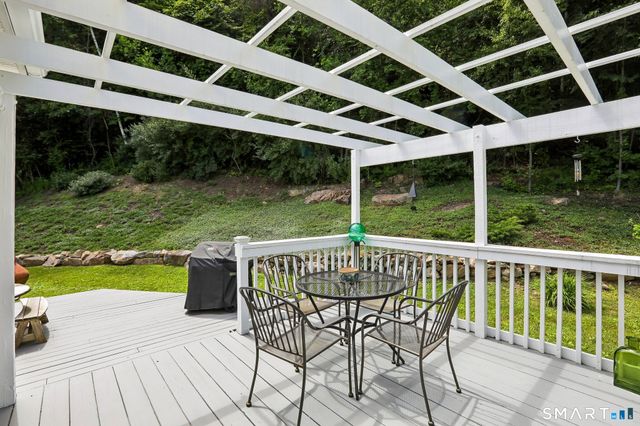 6 McNulty Drive, New Milford, CT 06776