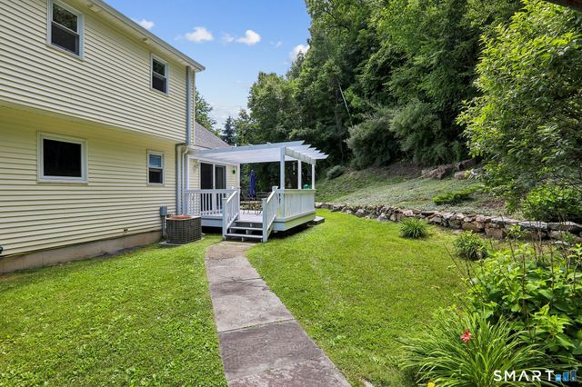 6 McNulty Drive, New Milford, CT 06776