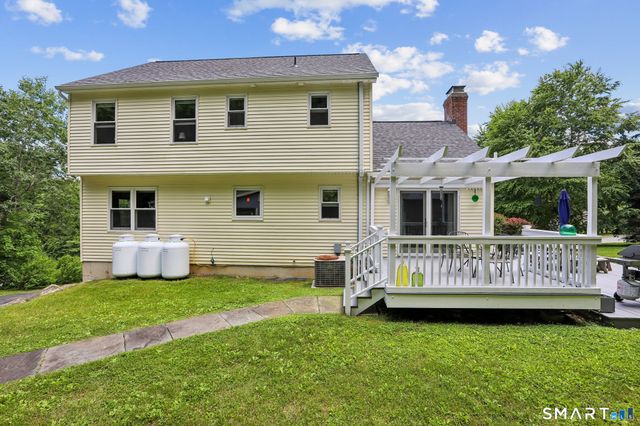 6 McNulty Drive, New Milford, CT 06776