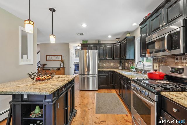 6 McNulty Drive, New Milford, CT 06776