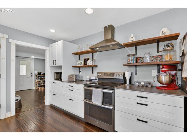 241 Ne SHEPHERD Ave, Stevenson, WA 98648