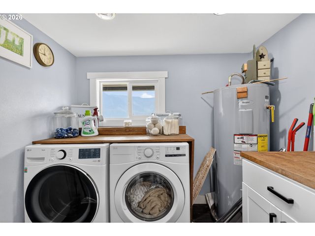 241 Ne SHEPHERD Ave, Stevenson, WA 98648