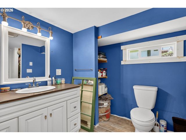 241 Ne SHEPHERD Ave, Stevenson, WA 98648