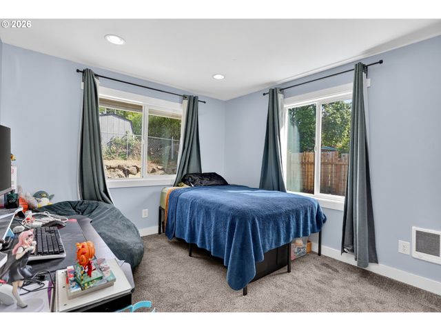 241 Ne SHEPHERD Ave, Stevenson, WA 98648