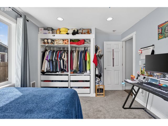 241 Ne SHEPHERD Ave, Stevenson, WA 98648