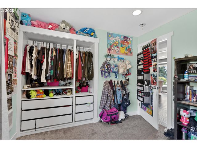241 Ne SHEPHERD Ave, Stevenson, WA 98648