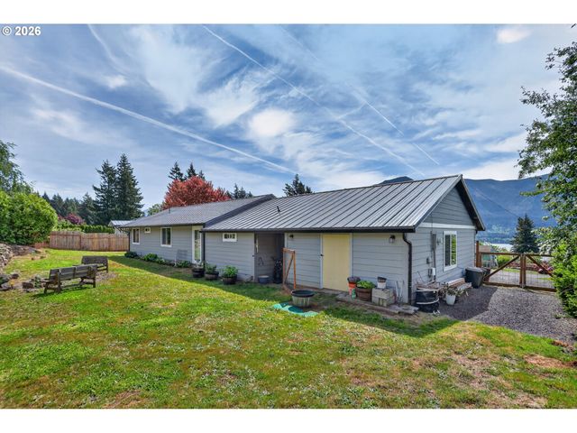 241 Ne SHEPHERD Ave, Stevenson, WA 98648