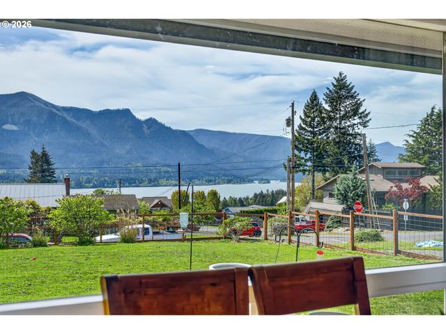 241 Ne SHEPHERD Ave, Stevenson, WA 98648