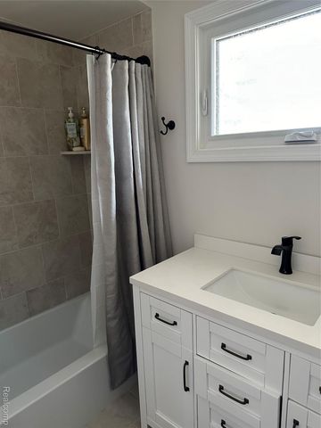 1700 Hamilton Drive, Bloomfield Hills, MI 48302