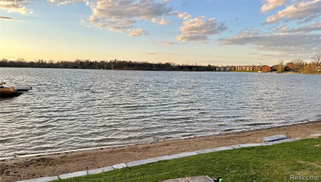 1700 Hamilton Drive, Bloomfield Hills, MI 48302