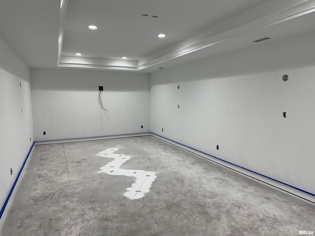 1708 E 59TH Court, Davenport, IA 52807