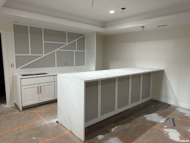 1708 E 59TH Court, Davenport, IA 52807