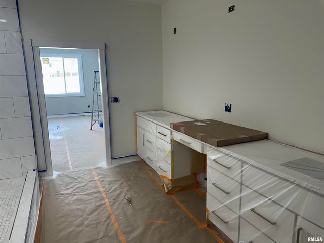 1708 E 59TH Court, Davenport, IA 52807