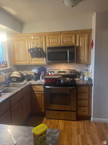 5615 S HONEYSUCKLE WAY, Salt Lake City, UT 84118