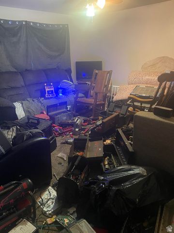 5615 S HONEYSUCKLE WAY, Salt Lake City, UT 84118