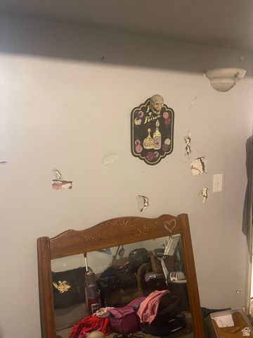 5615 S HONEYSUCKLE WAY, Salt Lake City, UT 84118