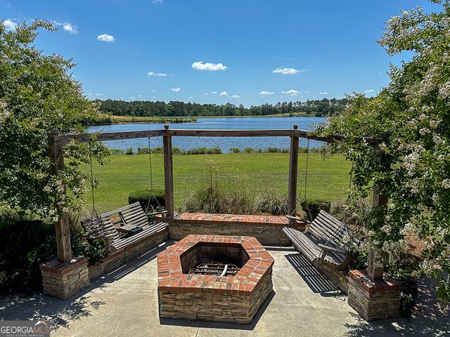 519 Thompson Level Road, Lyons, GA 30436