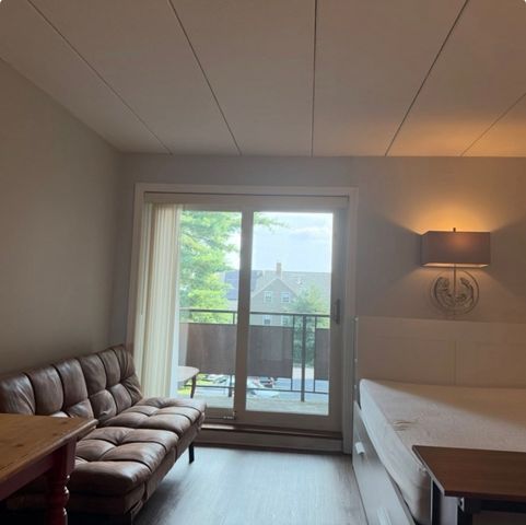 60 Pleasant St 208, Arlington, MA 02476
