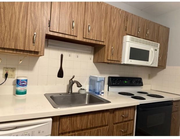 60 Pleasant St 208, Arlington, MA 02476