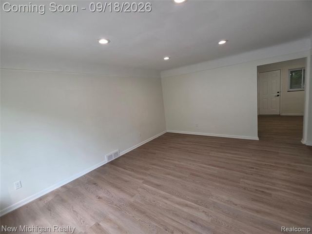 24010 Rensselaer Street, Oak Park, MI 48237