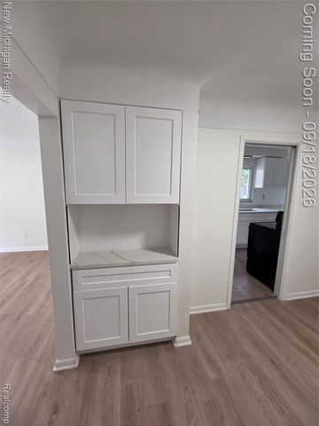 24010 Rensselaer Street, Oak Park, MI 48237