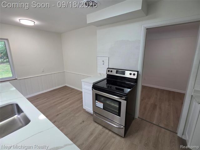 24010 Rensselaer Street, Oak Park, MI 48237