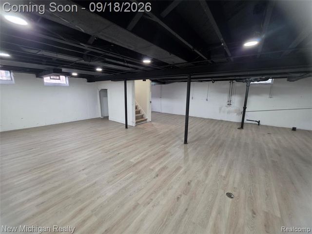 24010 Rensselaer Street, Oak Park, MI 48237