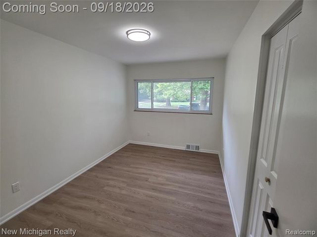 24010 Rensselaer Street, Oak Park, MI 48237