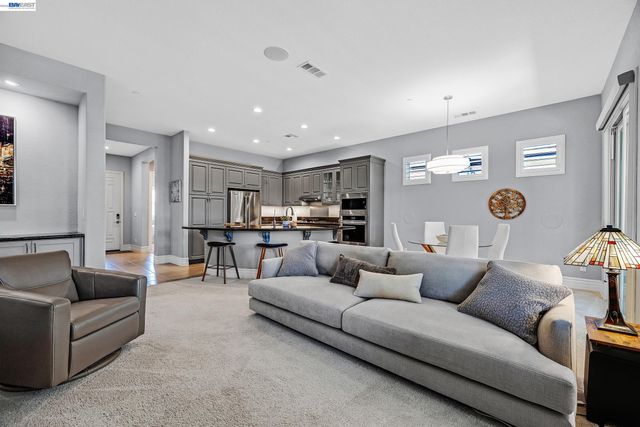 1810 Moscato Pl, Brentwood, CA 94513