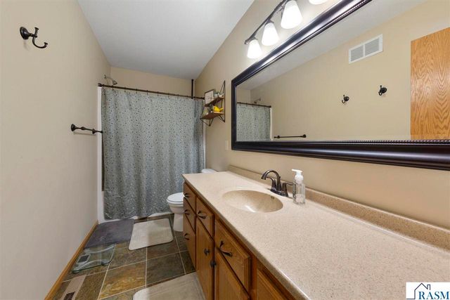 101 La Costa Court, Mankato, MN 56001