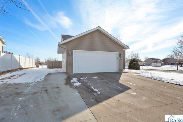101 La Costa Court, Mankato, MN 56001