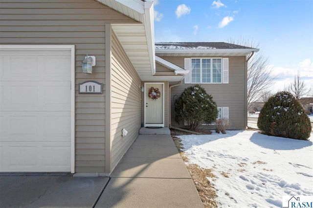 101 La Costa Court, Mankato, MN 56001