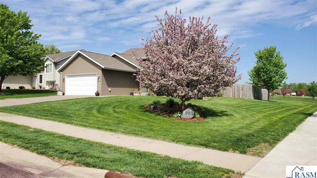 101 La Costa Court, Mankato, MN 56001